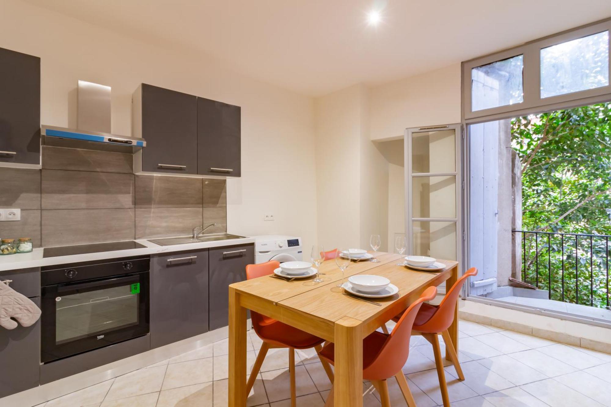 Spacieux Appartement En Plein Coeur De เบซิเยร์ ภายนอก รูปภาพ